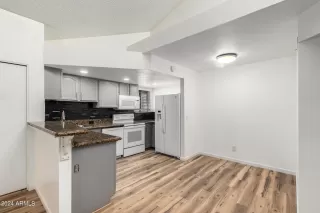 Photo #3: 6709560 Listing