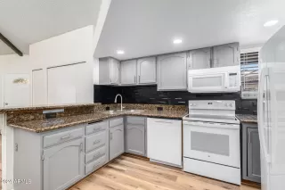 Photo #4: 6709560 Listing