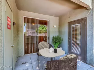 Photo #5: 6709617 Listing