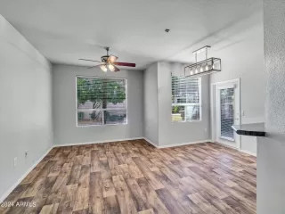 Photo #6: 6709617 Listing