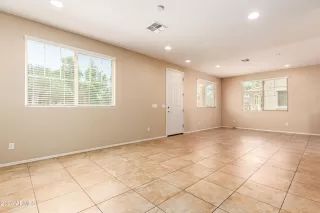 Photo #4: 6709718 Listing