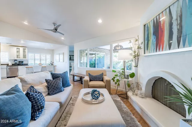 MLS: 6709816 Condo For Sale