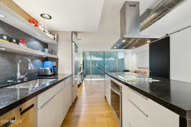 MLS: 6709856 Condo For Sale