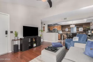 Photo #3: 6709877 Listing 