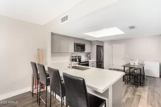 Photo #6: 6710027 Listing 