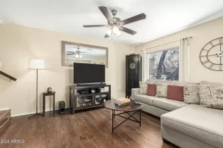 Photo #2: 6710178 Listing