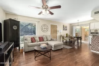 Photo #3: 6710178 Listing