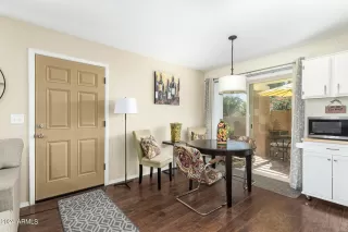 Photo #5: 6710178 Listing