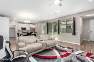 Photo #3: 6710187 Listing 