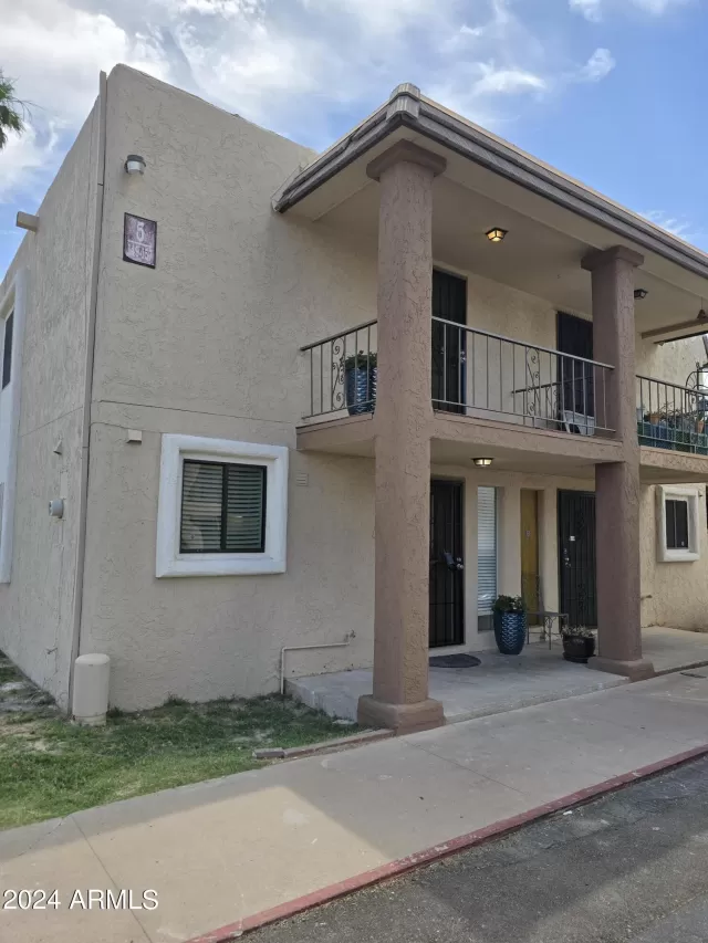 MLS: 6710243 Condo For Sale