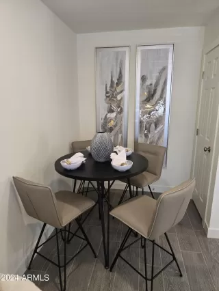 Photo #5: 6710243 Listing