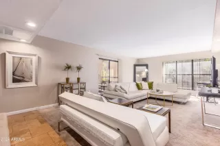 Photo #5: 6710291 Listing