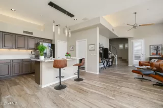 Photo #5: 6710308 Listing 