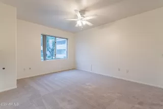 Photo #6: 6710362 Listing