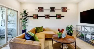 Photo #6: 6710420 Listing