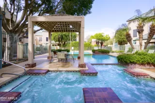 Photo #3: 6710486 Listing