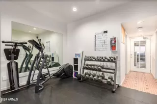 Photo #5: 6710486 Listing