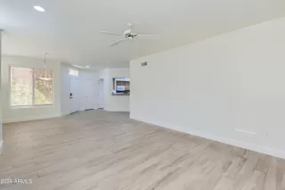 Photo #3: 6710598 Listing