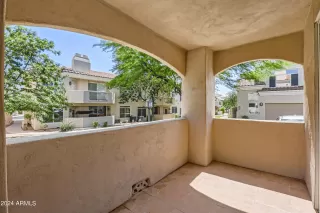 Photo #5: 6710598 Listing