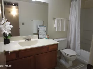 Photo #4: 6710631 Listing