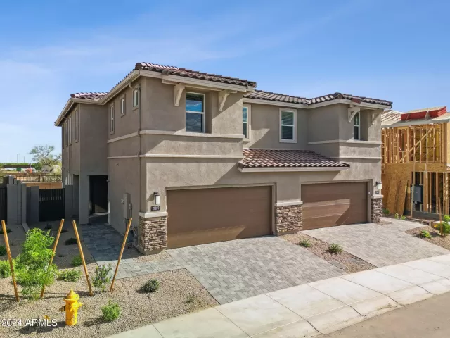 MLS: 6710726 Condo For Sale