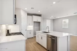 Photo #4: 6710726 Listing