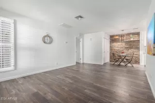 Photo #4: 6710752 Listing