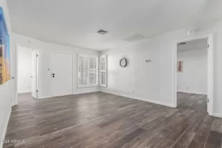 Photo #6: 6710752 Listing