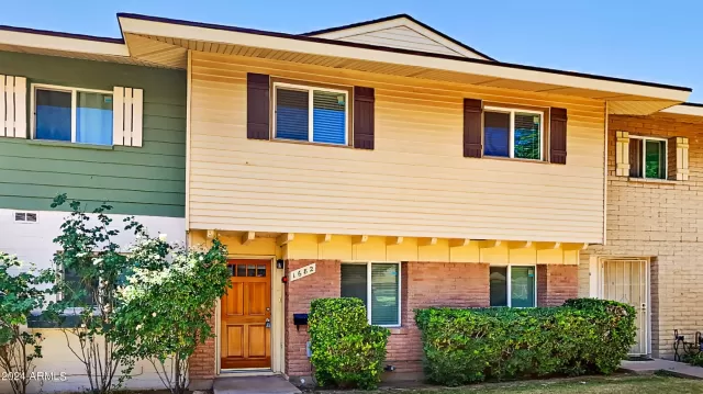 MLS: 6710823 Condo For Sale