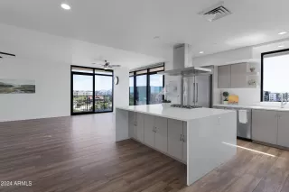 Photo #2: 6710849 Listing 