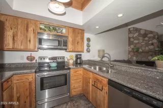 Photo #2: 6711147 Listing