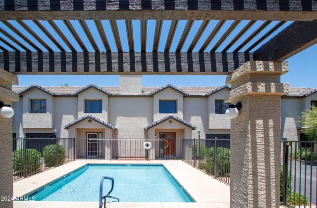 MLS: 6711302 Condo For Sale