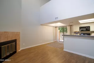 Photo #5: 6711302 Listing