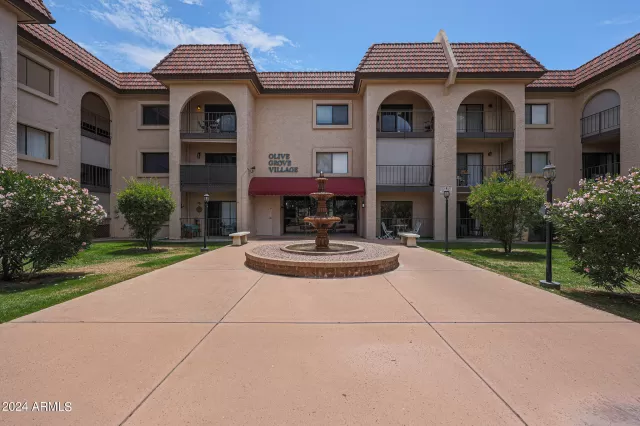 MLS: 6711325 Condo For Sale