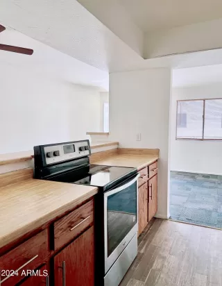 Photo #3: 6711386 Listing