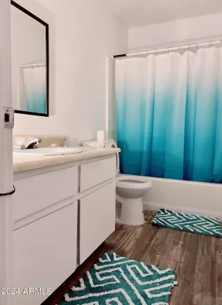 Photo #5: 6711386 Listing