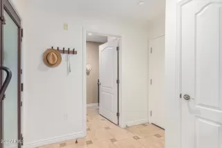 Photo #6: 6711387 Listing