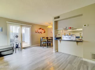 Photo #6: 6711483 Listing 