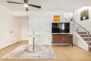 Photo #2: 6711824 Listing