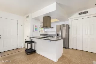 Photo #3: 6711824 Listing