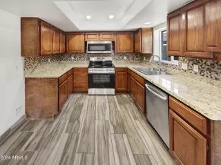 Photo #5: 6711961 Listing