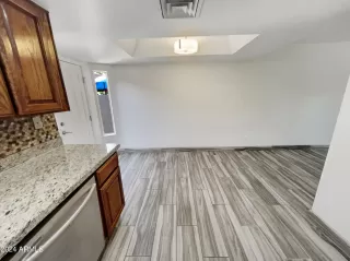 Photo #6: 6711961 Listing