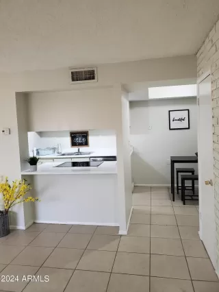 Photo #6: 6711984 Listing