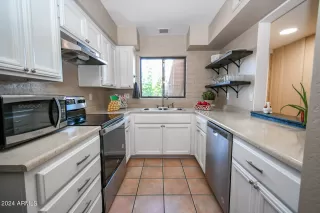 Photo #5: 6712018 Listing 