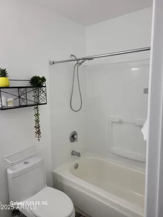 Photo #6: 6712079 Listing