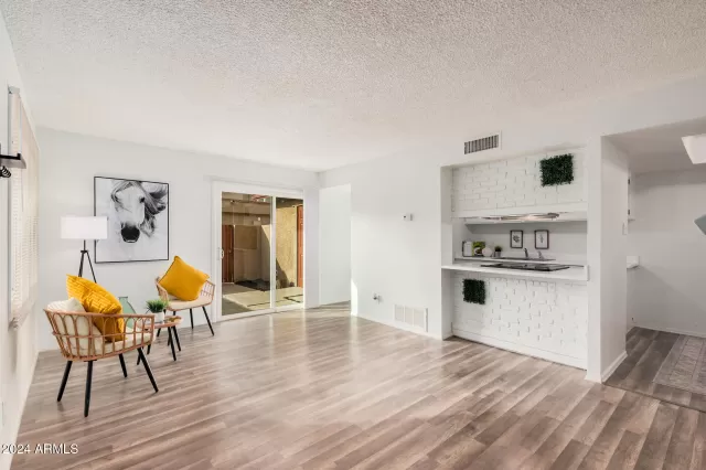 MLS: 6712094 Condo For Sale