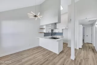 Photo #3: 6712303 Listing 