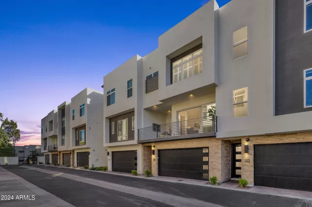 MLS: 6712687 Condo For Sale