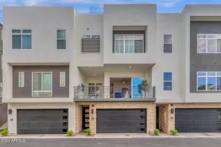 Photo #1: 6712687 Listing 