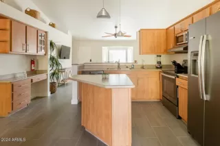 Photo #5: 6712718 Listing